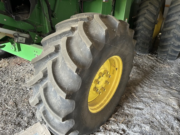 2013 John Deere S670 Combine