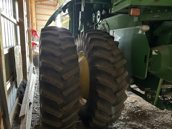 2013 John Deere S670 Combine