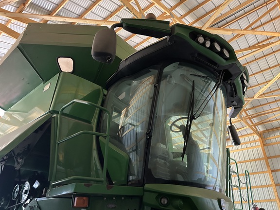 2013 John Deere S670 Combine