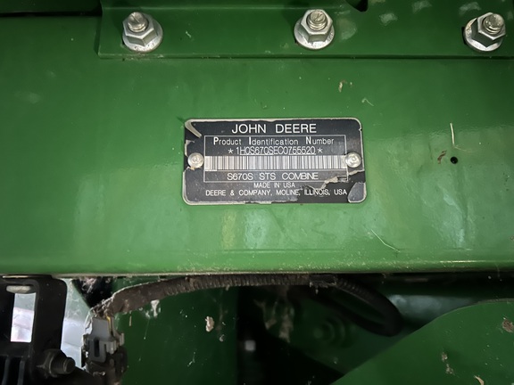 2013 John Deere S670 Combine