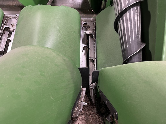2022 John Deere C8R Header Corn Head