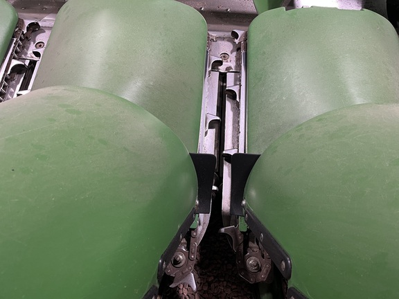 2022 John Deere C8R Header Corn Head