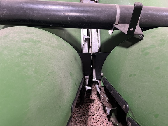 2022 John Deere C8R Header Corn Head