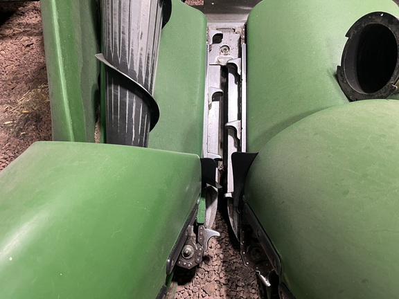2022 John Deere C8R Header Corn Head