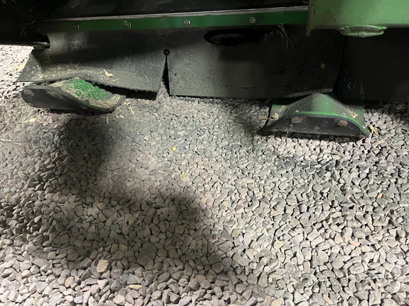 2022 John Deere C8R Header Corn Head