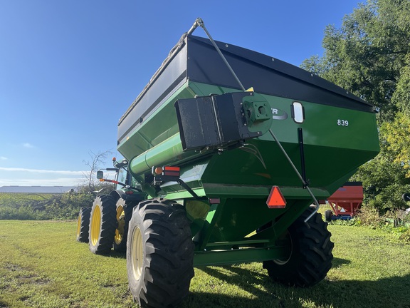 2013 Parker 839 Grain Cart