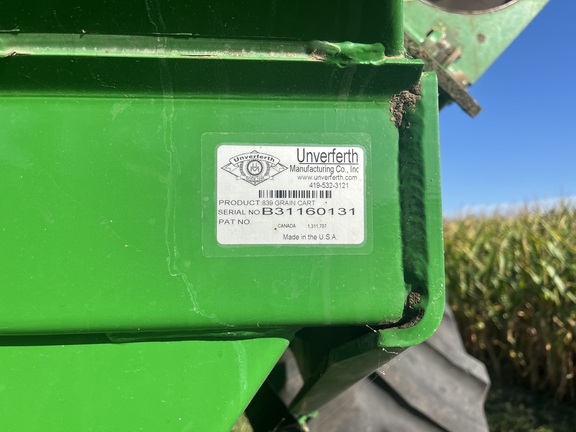 2013 Parker 839 Grain Cart