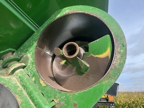 2013 Parker 839 Grain Cart