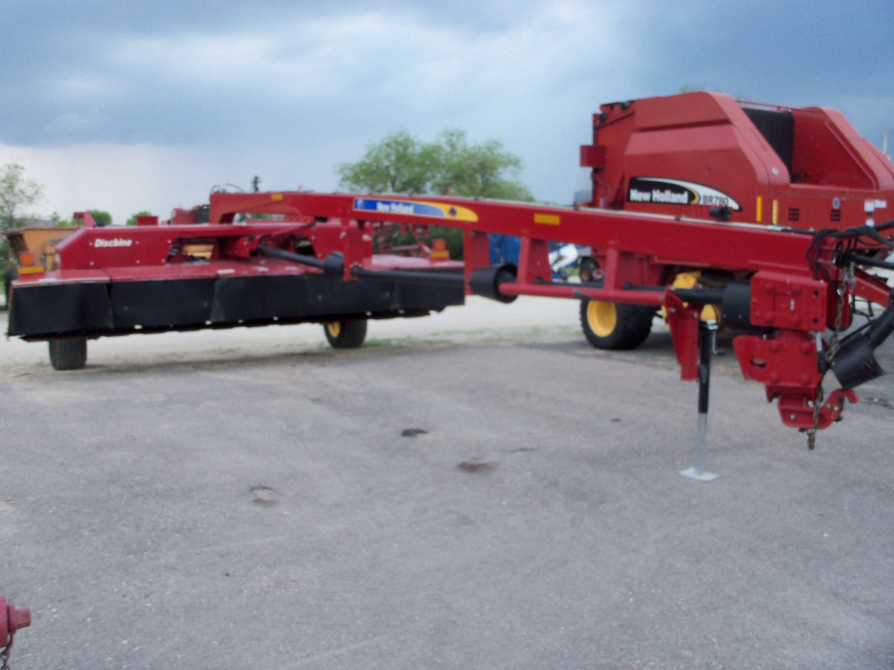 2011 New Holland H7460 Mower Conditioner