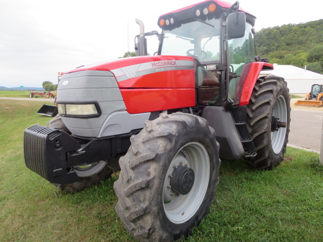 2009 McCormick XTX185 Tractor