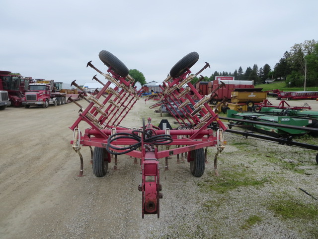 Wil-Rich 2500 Field Cultivator