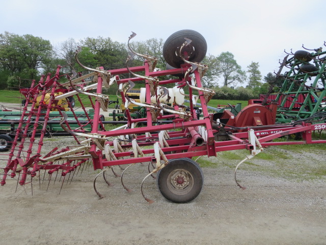 Wil-Rich 2500 Field Cultivator