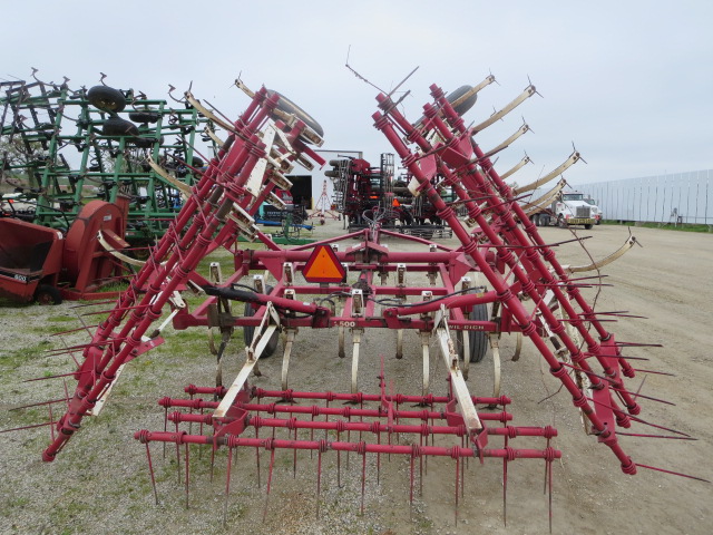 Wil-Rich 2500 Field Cultivator