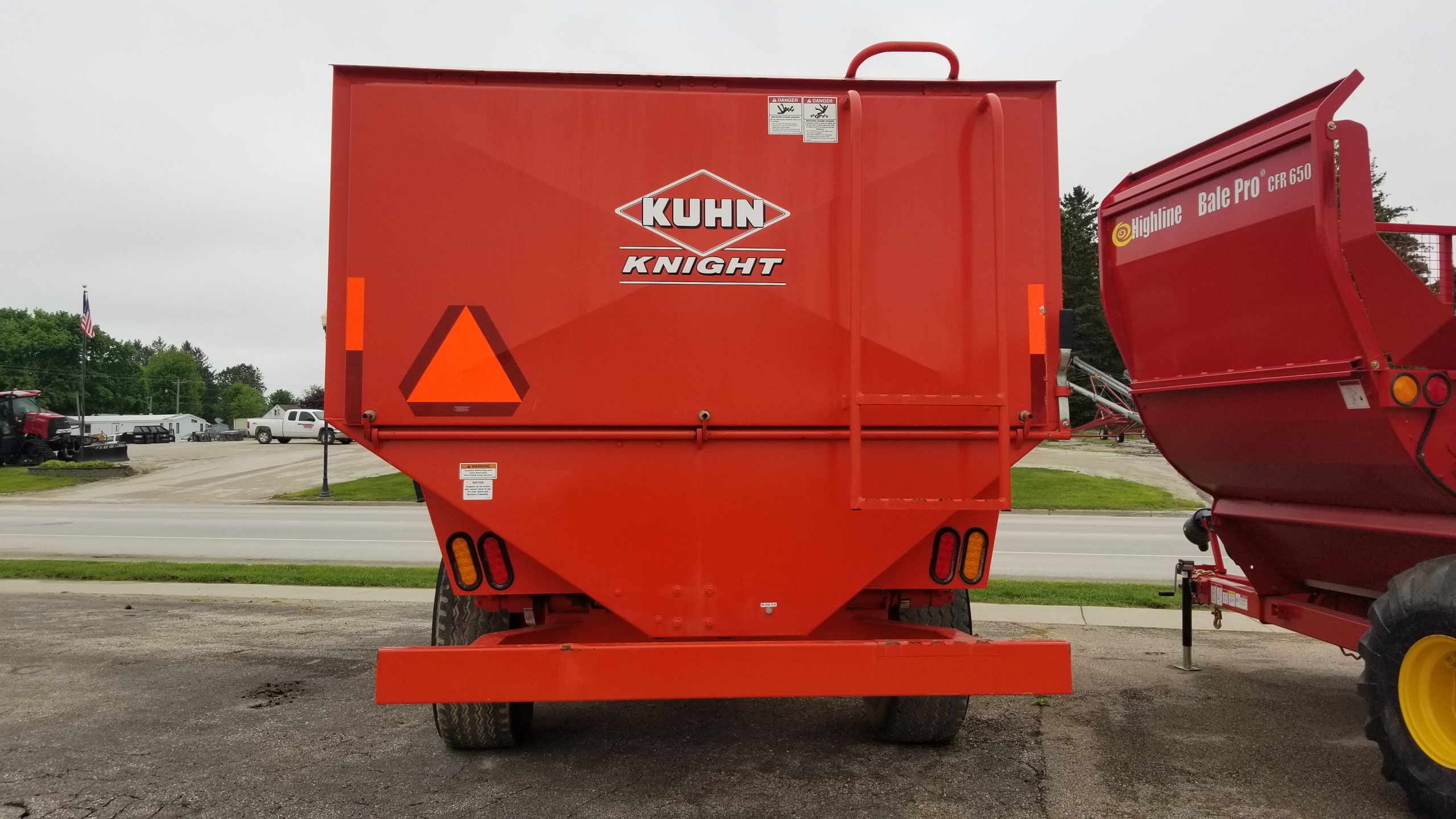 2015 Kuhn Knight RA142 TMR Mixer