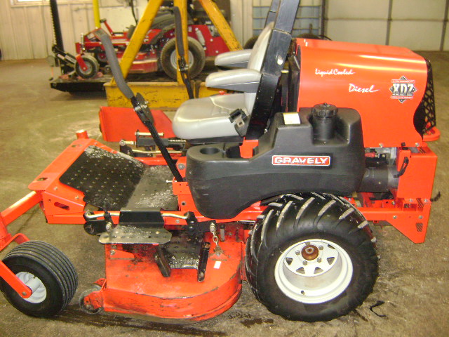 2012 Gravely PM 260H Dsl Mower/Zero Turn