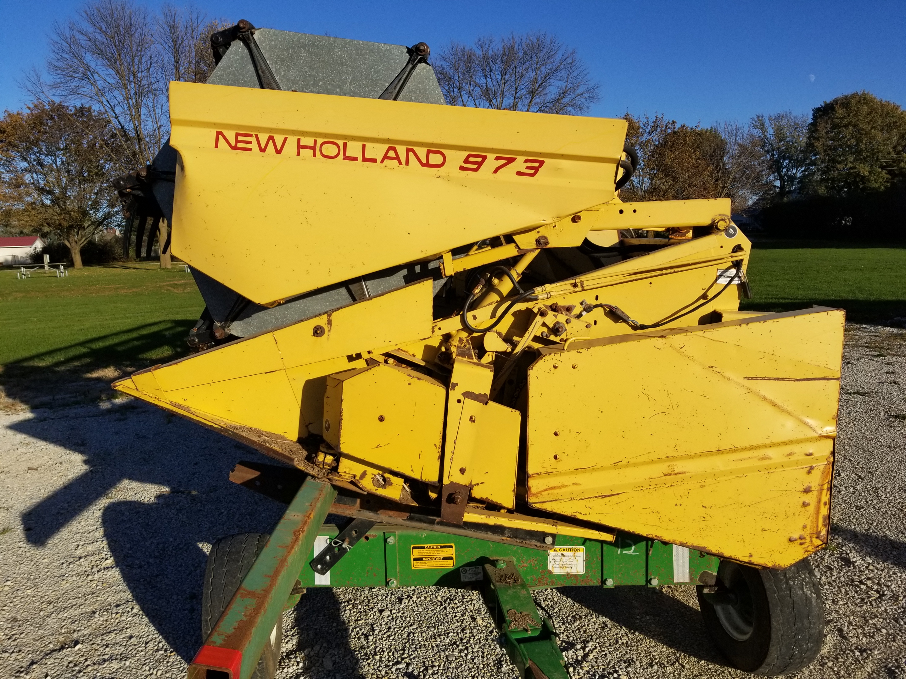 New Holland 973 Header Grain