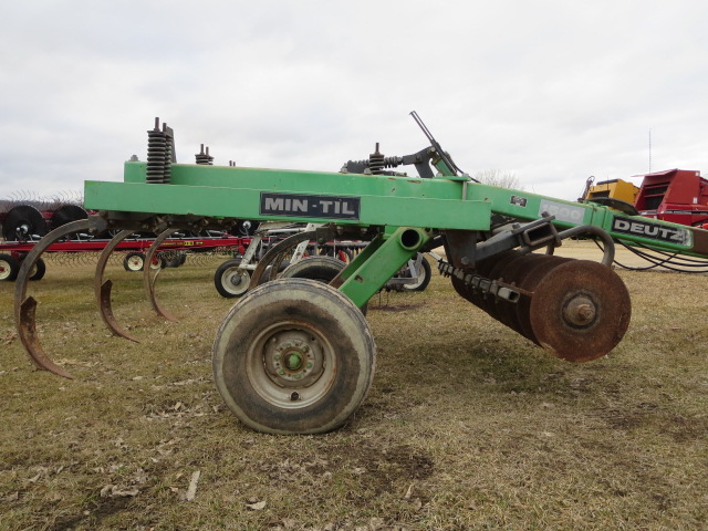 Allis Chalmers 1500 Chisel Plow