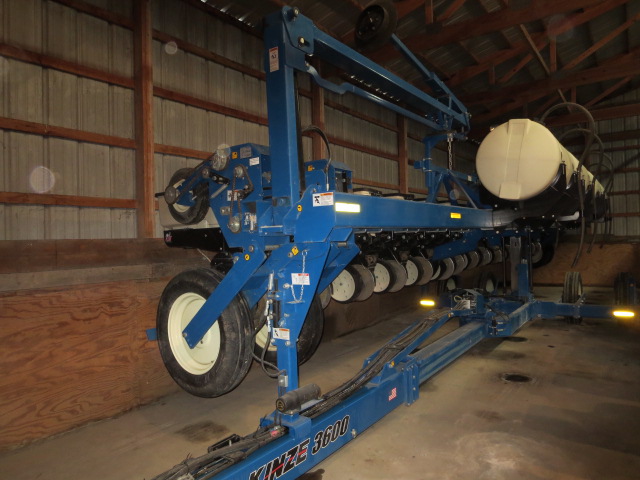 2015 Kinze 3600 Planter