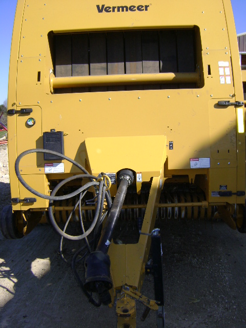 2015 Vermeer 605N Baler/Round