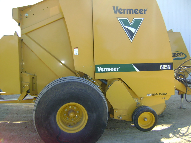 2015 Vermeer 605N Baler/Round