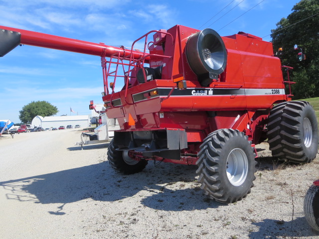 Case IH 2388 Combine