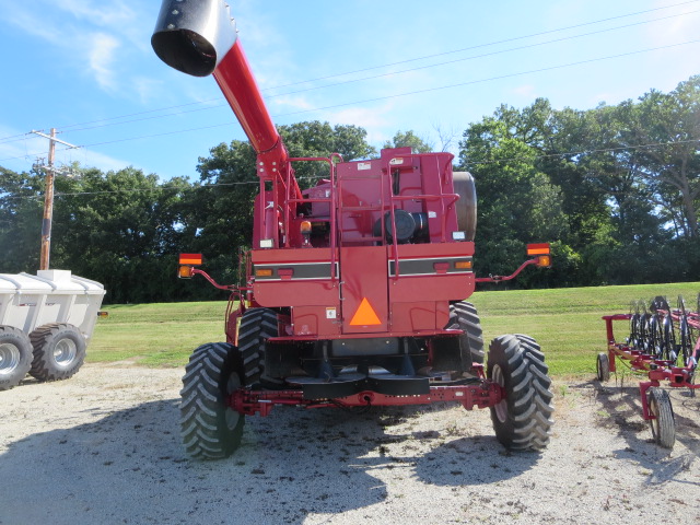 Case IH 2388 Combine