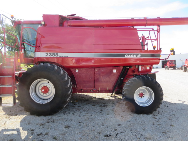 Case IH 2388 Combine