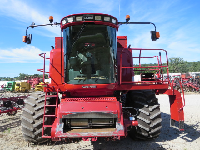 Case IH 2388 Combine