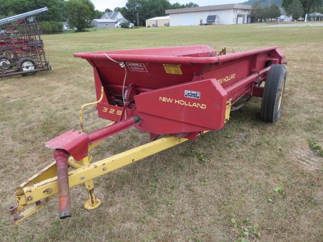 New Holland 329 Manure Spreader