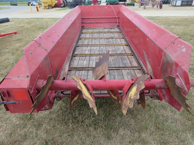 New Holland 329 Manure Spreader