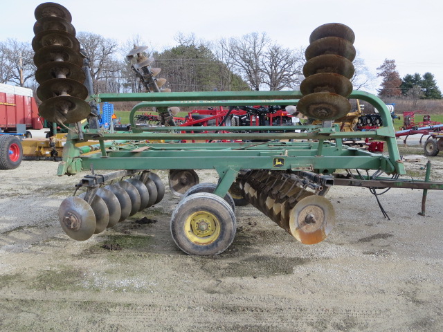 John Deere 230 Disk