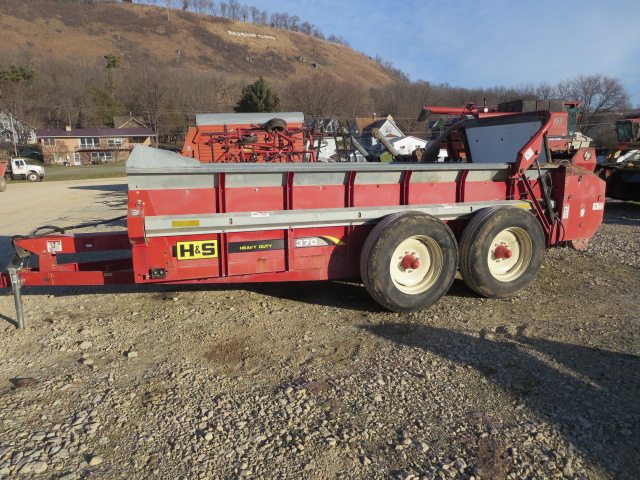 H&S 370 Manure Spreader