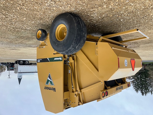 2022 Vermeer 605N Cornstalk Baler/Round