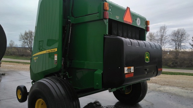 2022 John Deere 560M Baler/Round