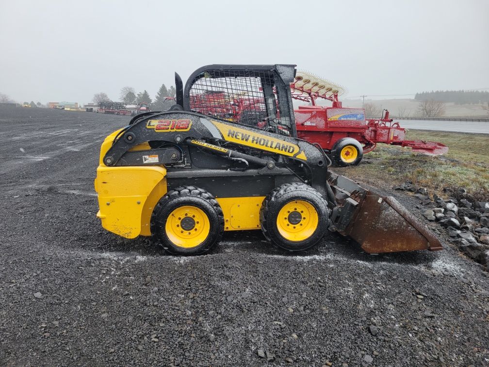 2015 New Holland L218-T4B Skid Steer Loader