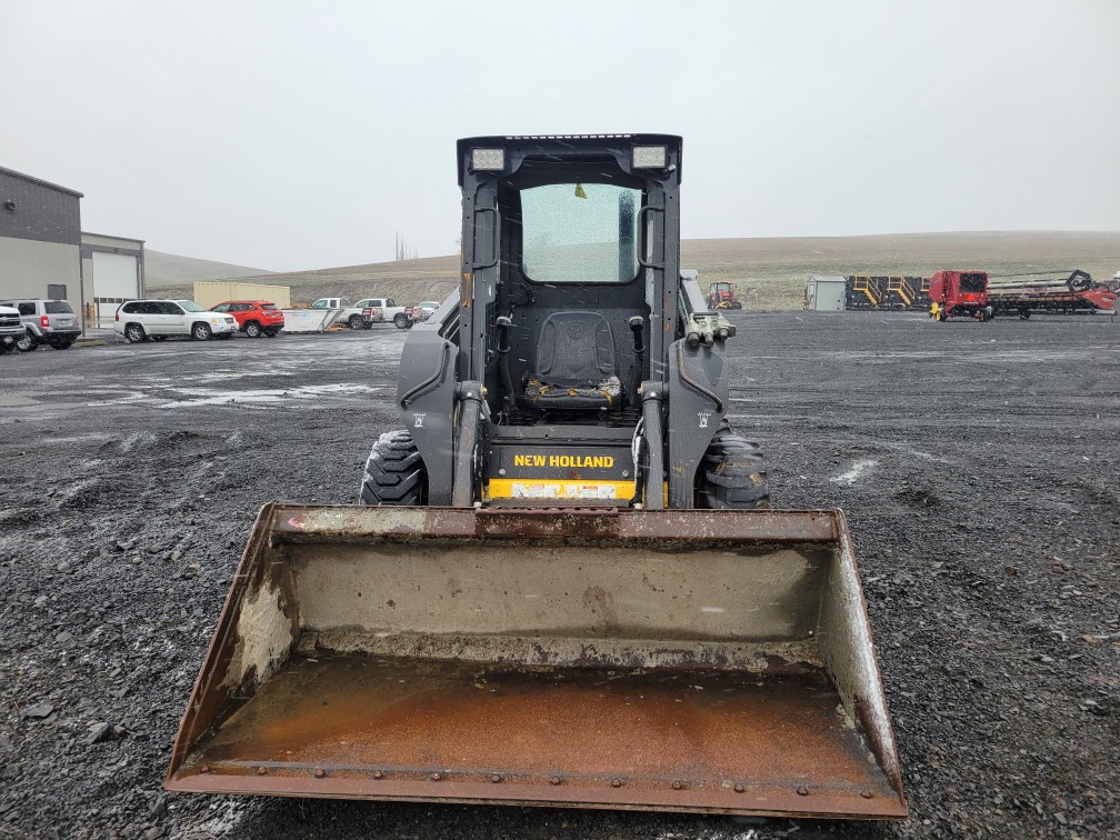 2015 New Holland L218-T4B Skid Steer Loader