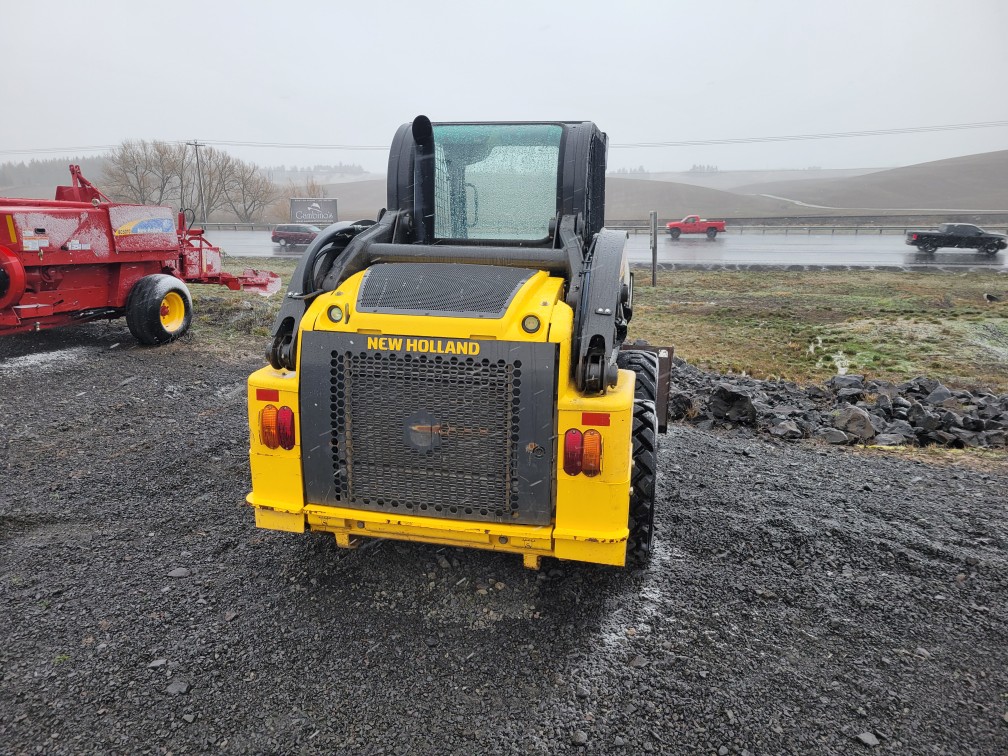 2015 New Holland L218-T4B Skid Steer Loader