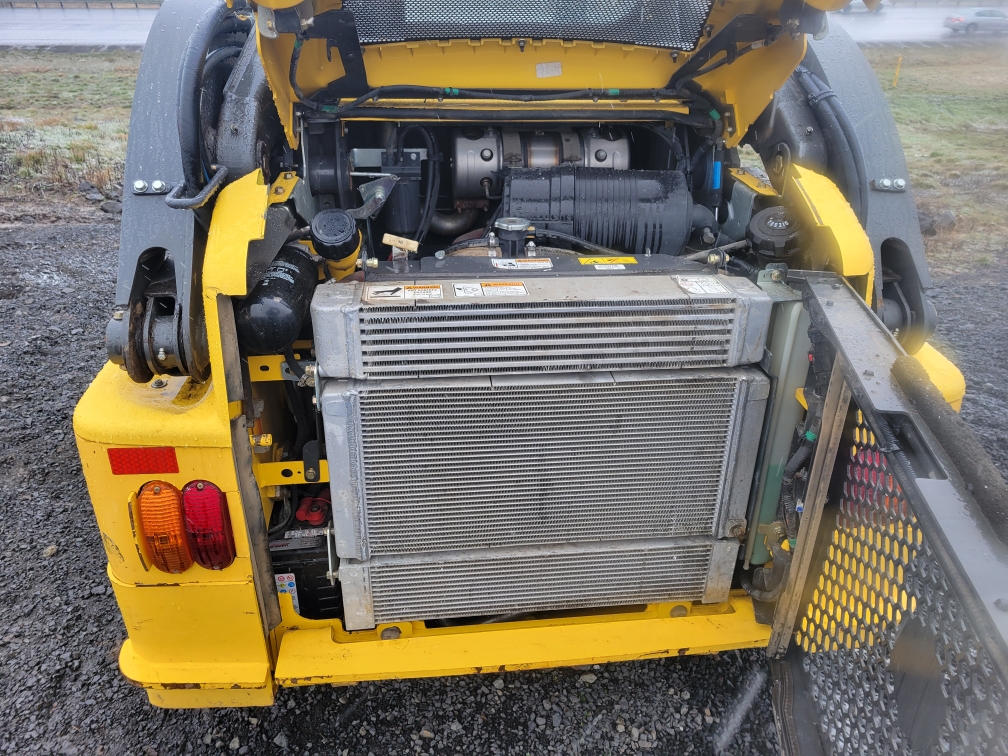 2015 New Holland L218-T4B Skid Steer Loader