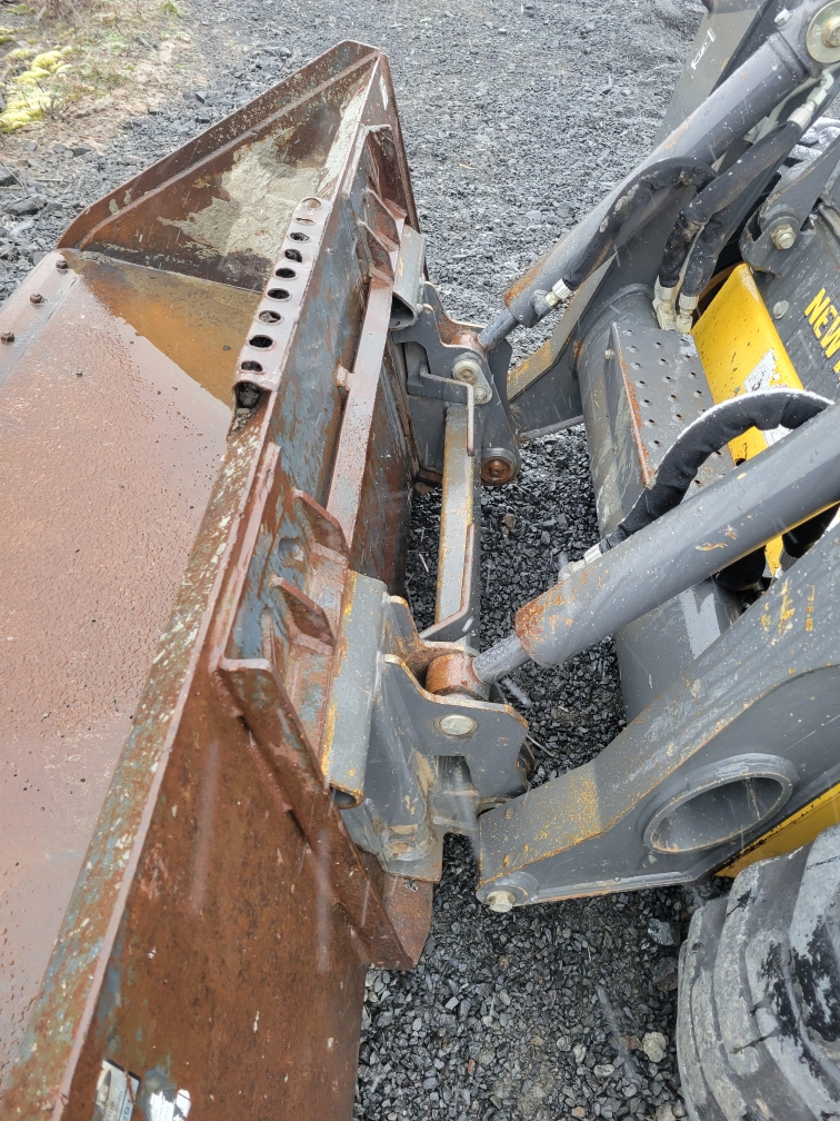 2015 New Holland L218-T4B Skid Steer Loader