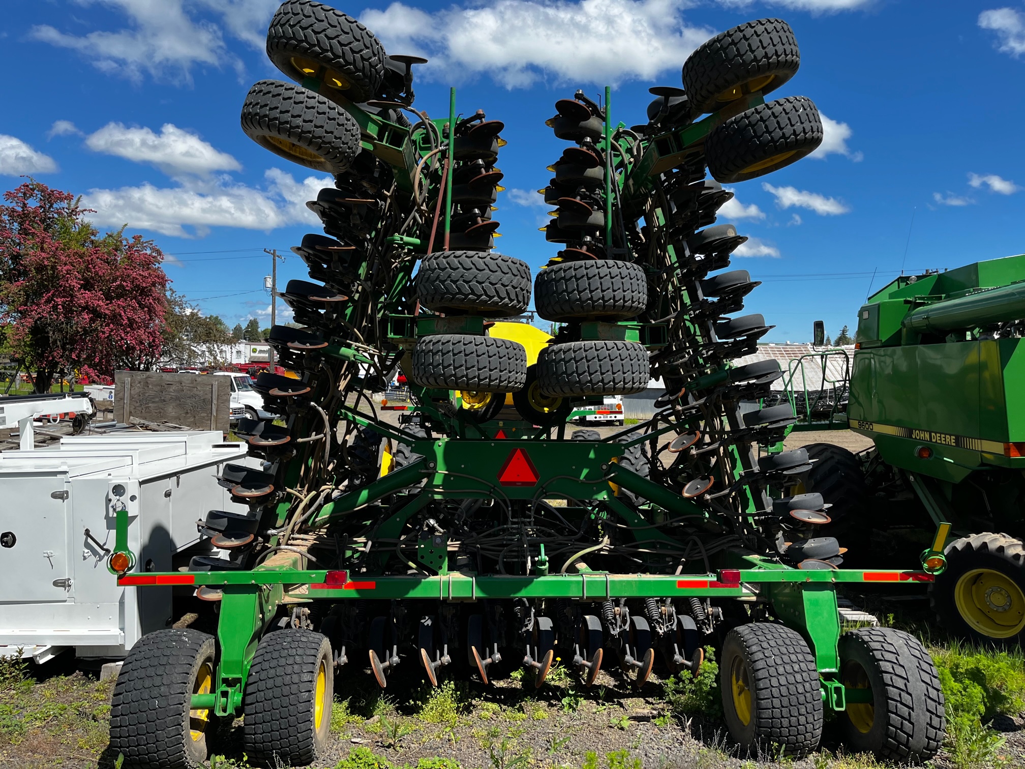 John Deere 1890 Air Seeder