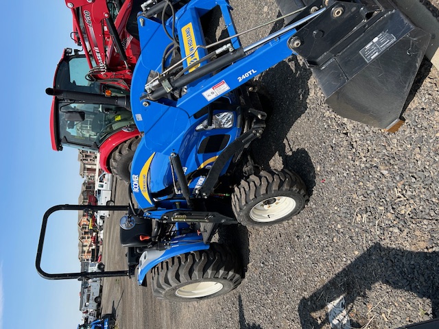 2013 New Holland Boomer 30 Tractor