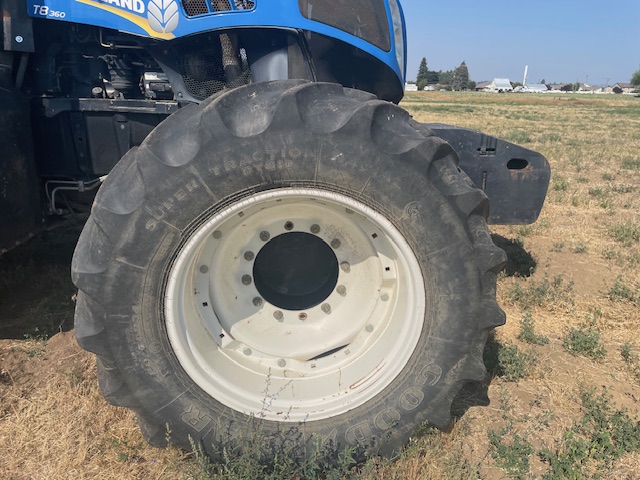 2011 New Holland T8.360 Tractor