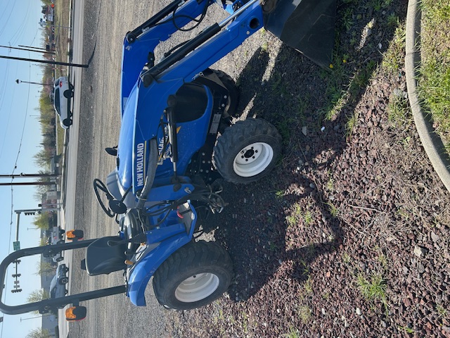 2017 New Holland Boomer 24 Tractor