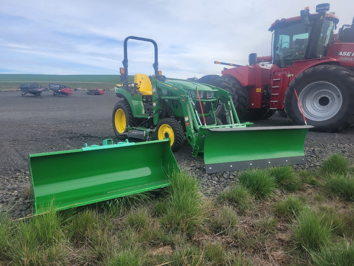 2024 John Deere 2032R Tractor