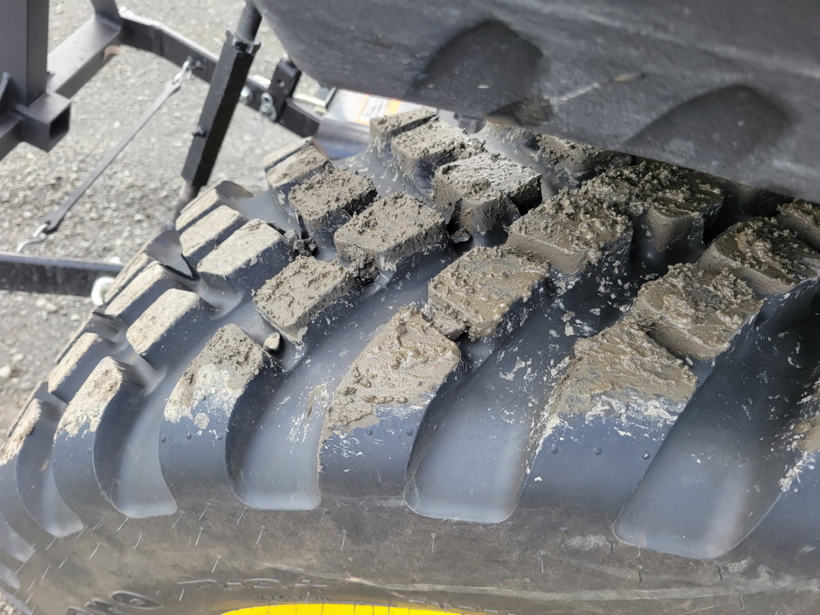 2024 John Deere 2032R Tractor