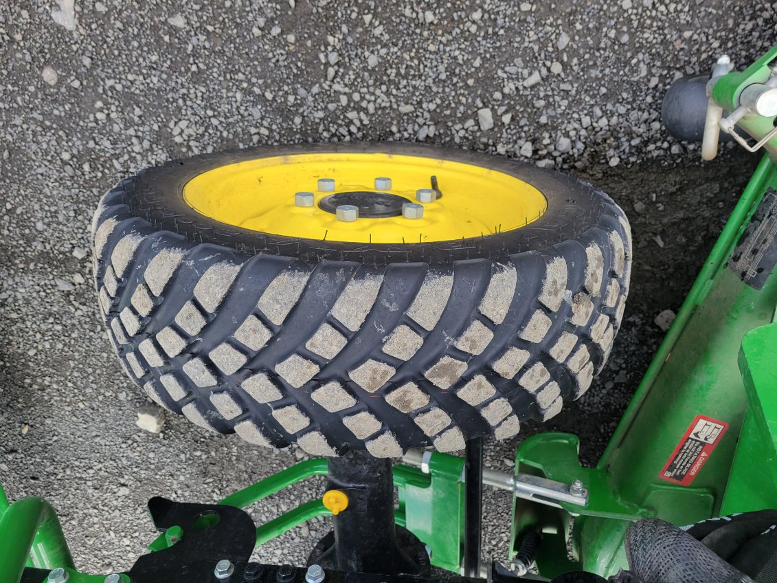 2024 John Deere 2032R Tractor