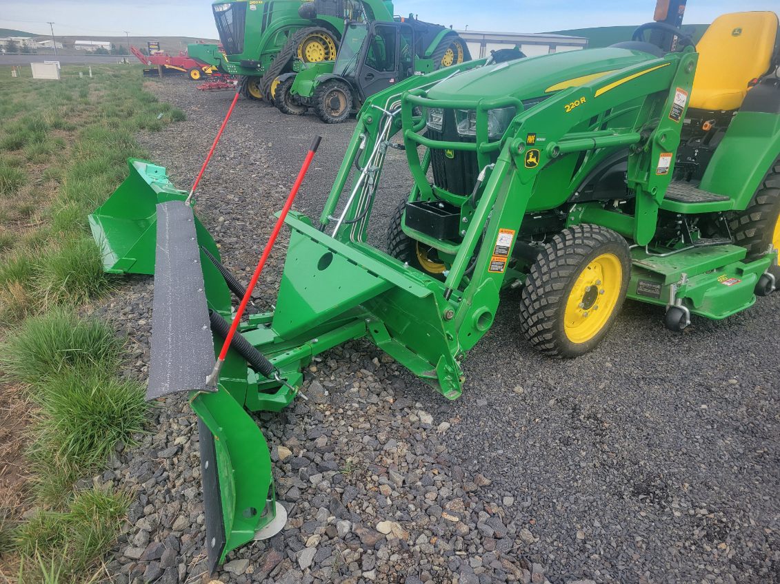 2024 John Deere 2032R Tractor
