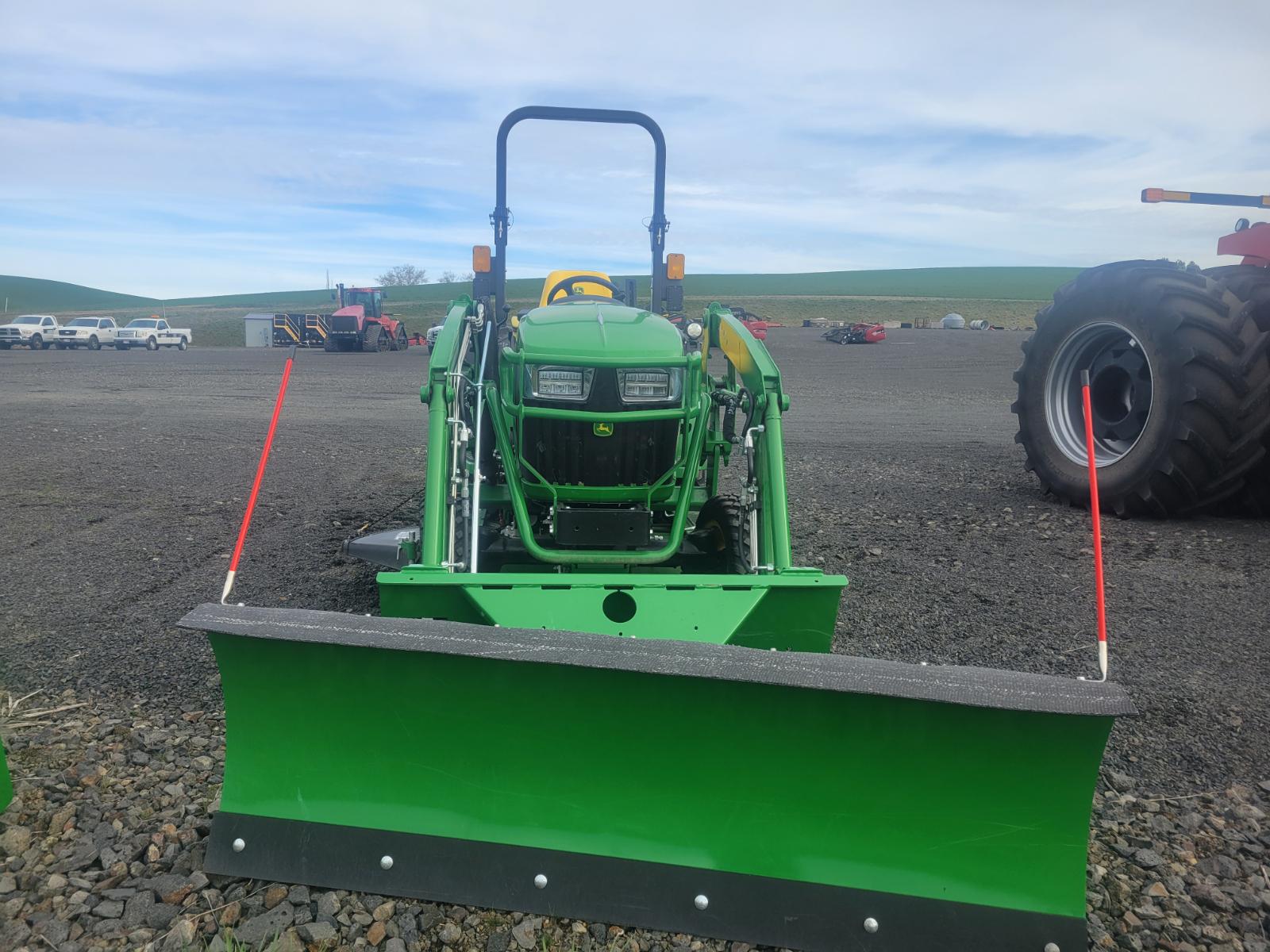 2024 John Deere 2032R Tractor