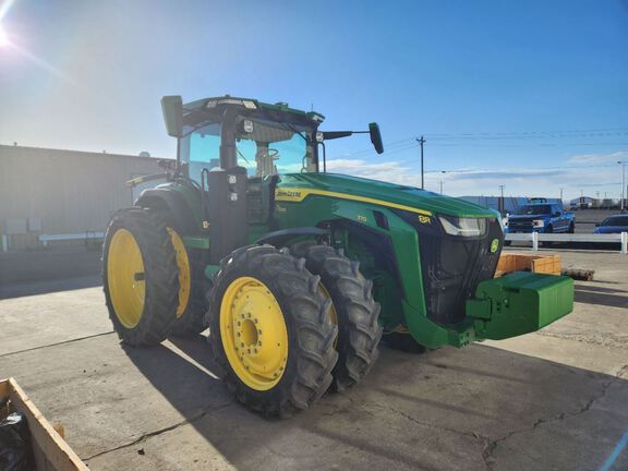 2022 John Deere 8R 370 Tractor