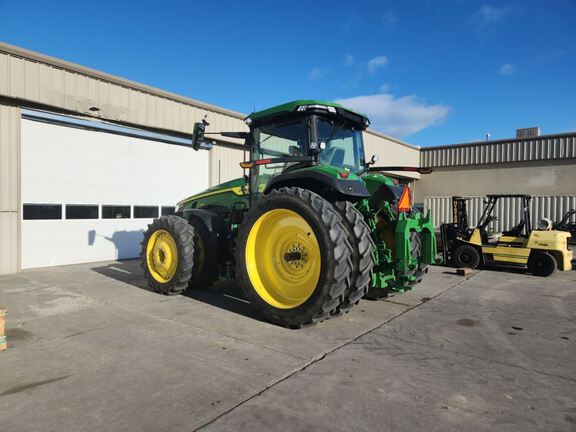 2022 John Deere 8R 370 Tractor